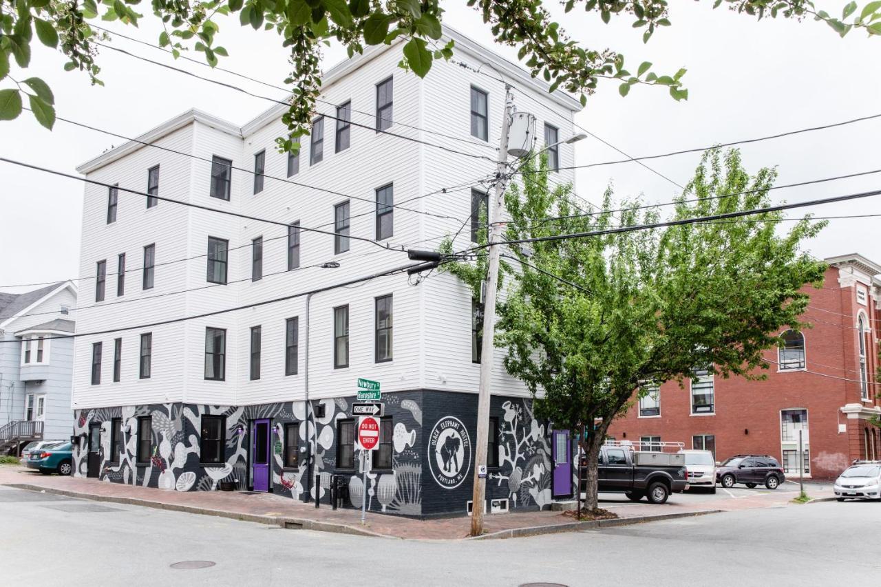 Black Elephant Hostel Portland Exteriör bild
